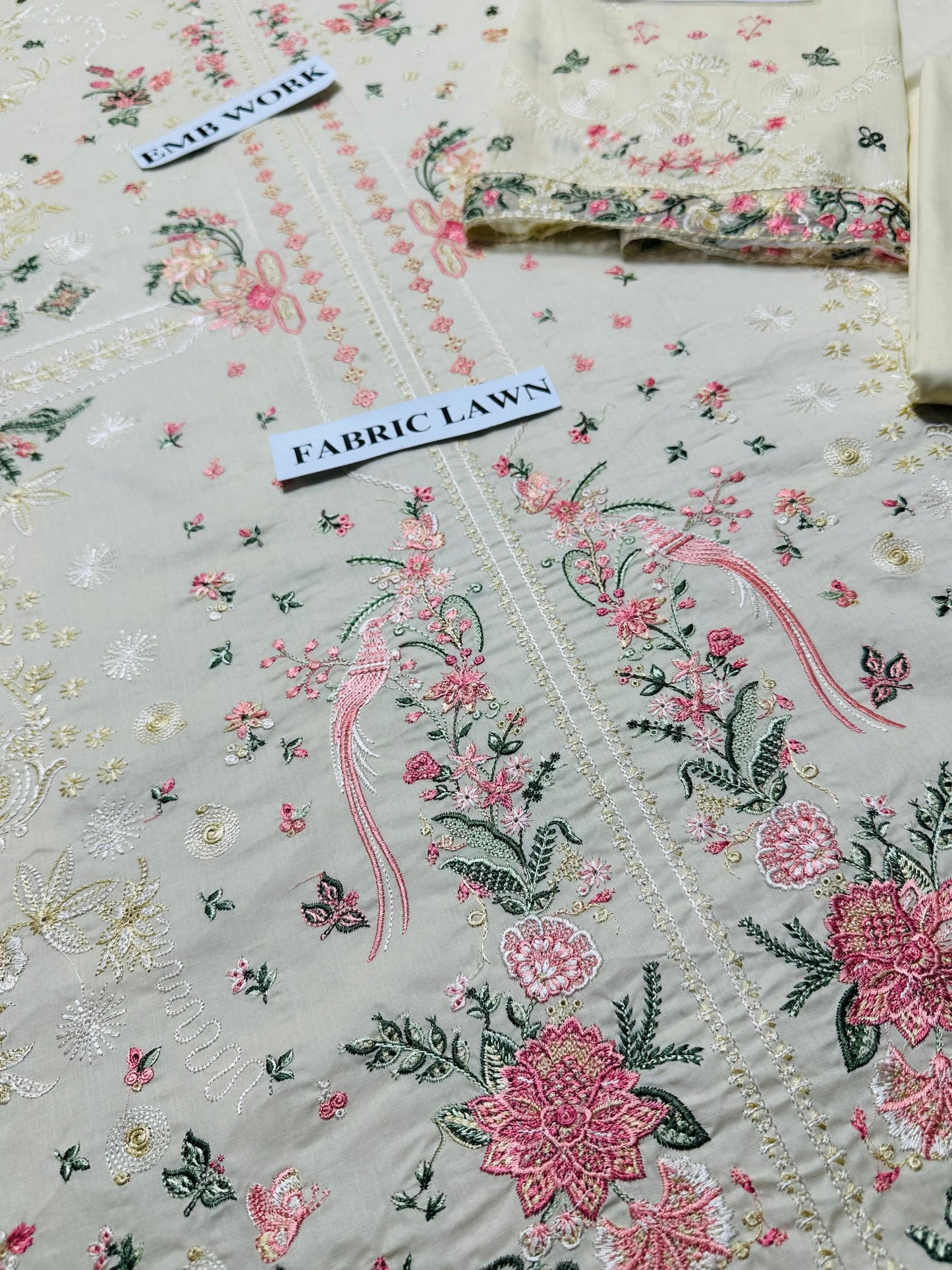 QALAMQAR - 3PC LAWN EMBROIDERED SHIRT WITH ORGANZA EMBROIDERED DUPATTA AND TROUSER -BIC-3804