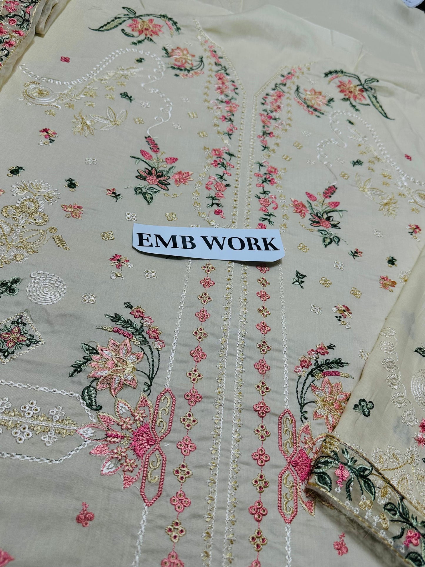QALAMQAR - 3PC LAWN EMBROIDERED SHIRT WITH ORGANZA EMBROIDERED DUPATTA AND TROUSER -BIC-3804